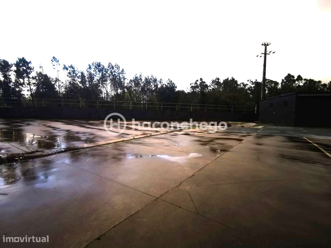 Pavilhão em Manhente - Grande imagem: 3/24