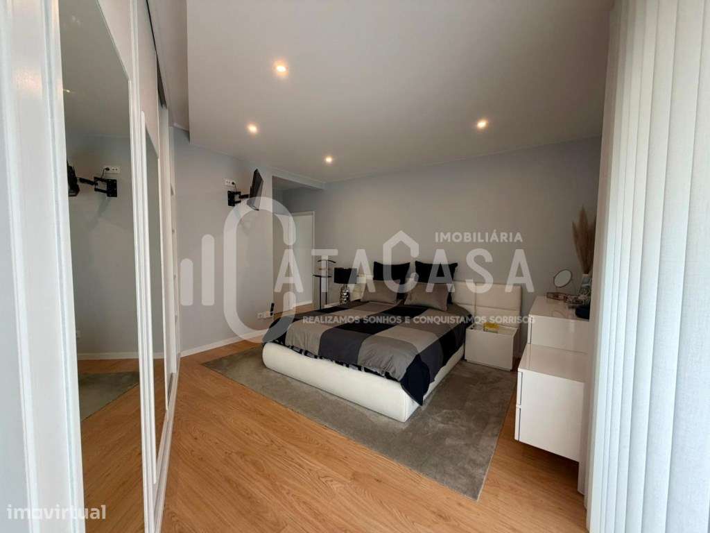 Apartamento T3 Duplex no centro de Esgueira para venda-25