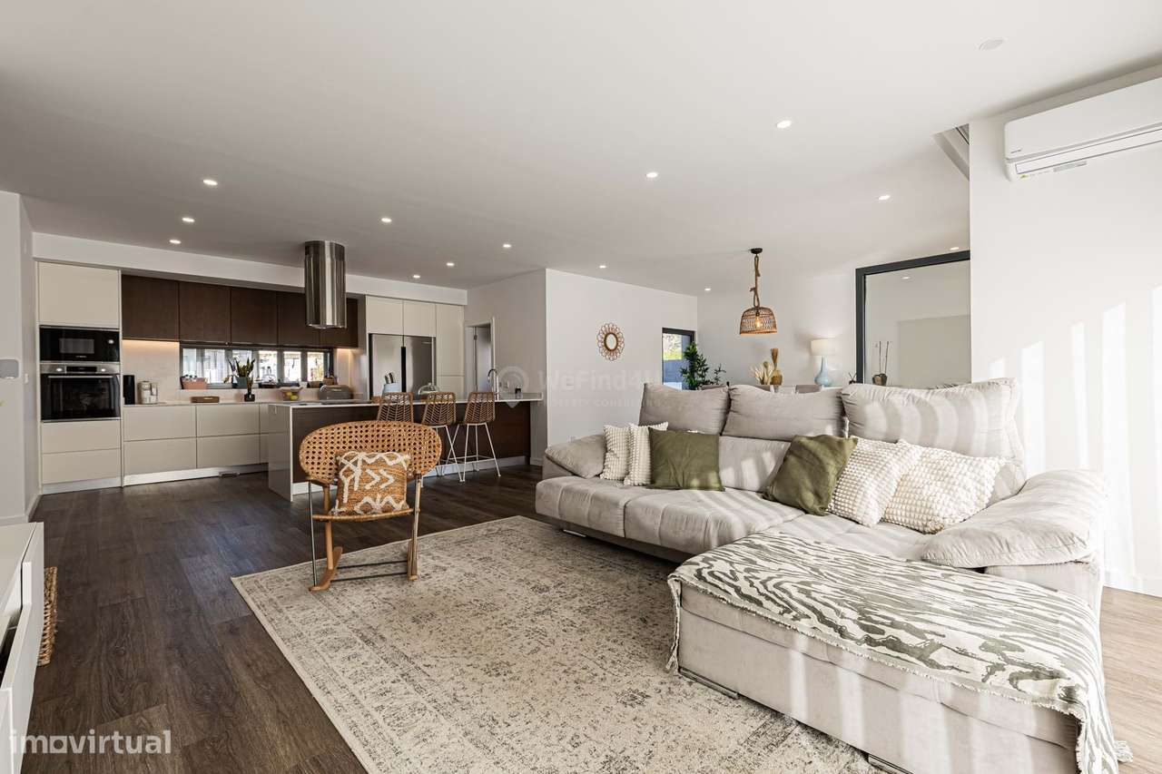 Moradia Térrea T3 c/piscina, lote de 474m² - Única na Caparica-8