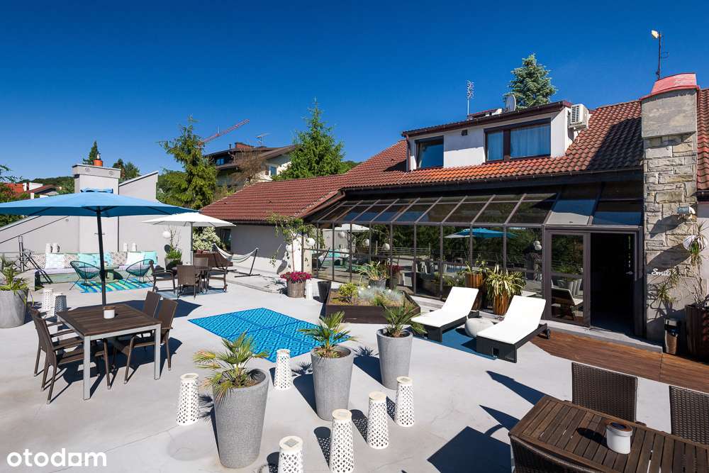 Willa z basenem i ogrodem w prestiżowej dzielnicy-1