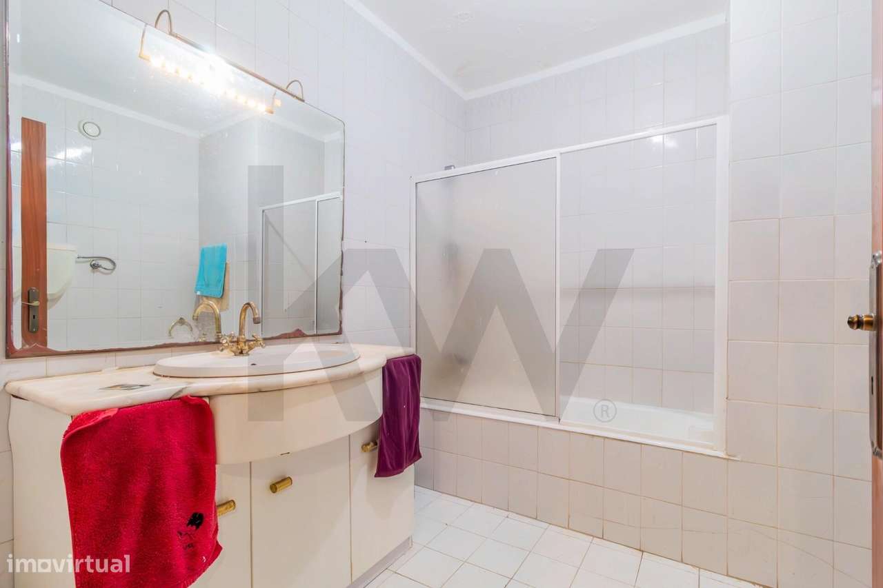 Apartamento T2 em Mafamude – Localização Privilegiada com Vistas Desaf-8