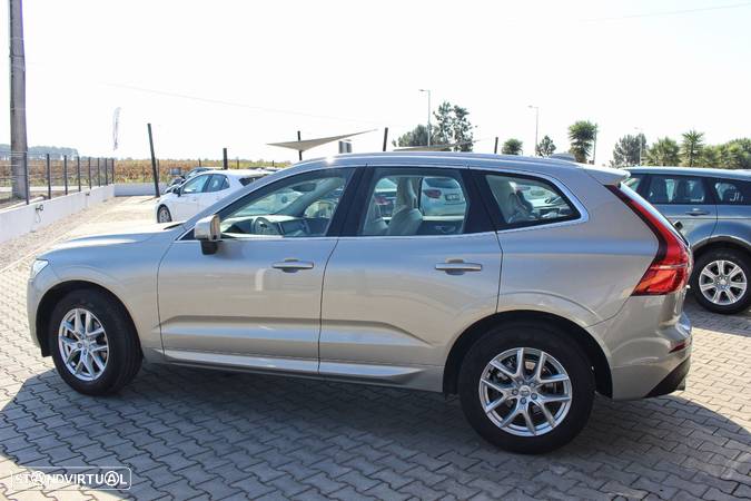 Volvo XC 60 2.0 D4 Momentum AWD Geartronic - 8