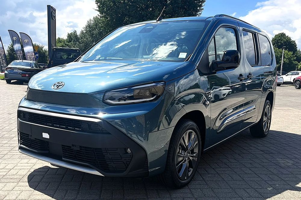 Toyota Proace City Long 1.5 D-4D Family 2025