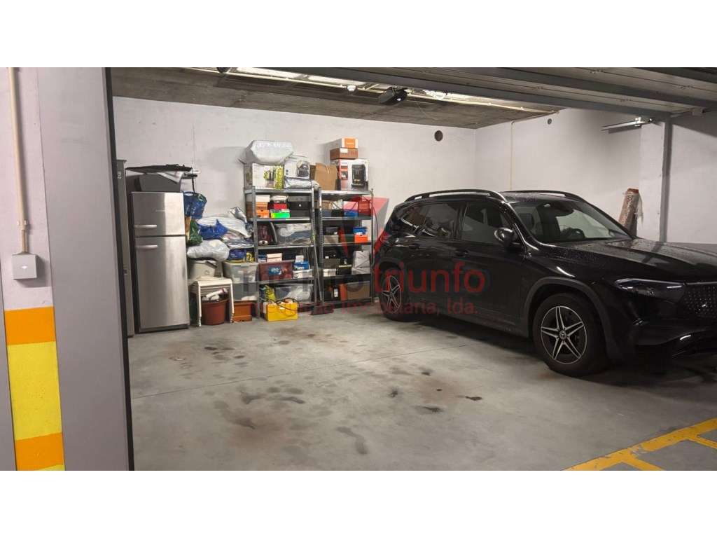 Excelente Apartamento c/ 3 Suites no Centro de Famalicão-33