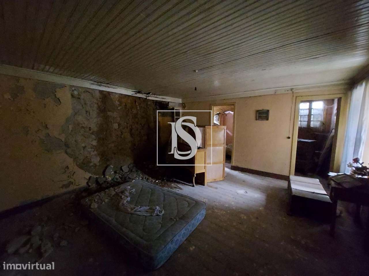 Moradias  T3 para reconstrução - Grande imagem: 4/11