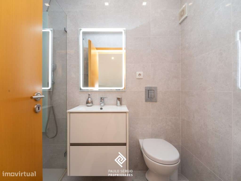 Apartamento T2 Duplex em Espinho-21
