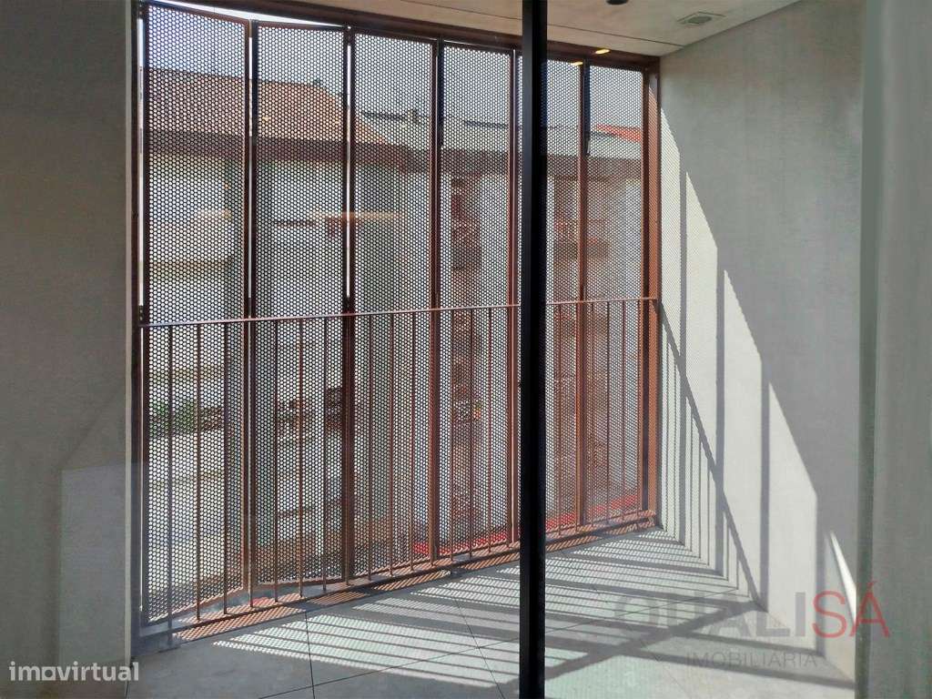 Apartamento T2 com varanda e lugar de garagem localizado no centro ...-4