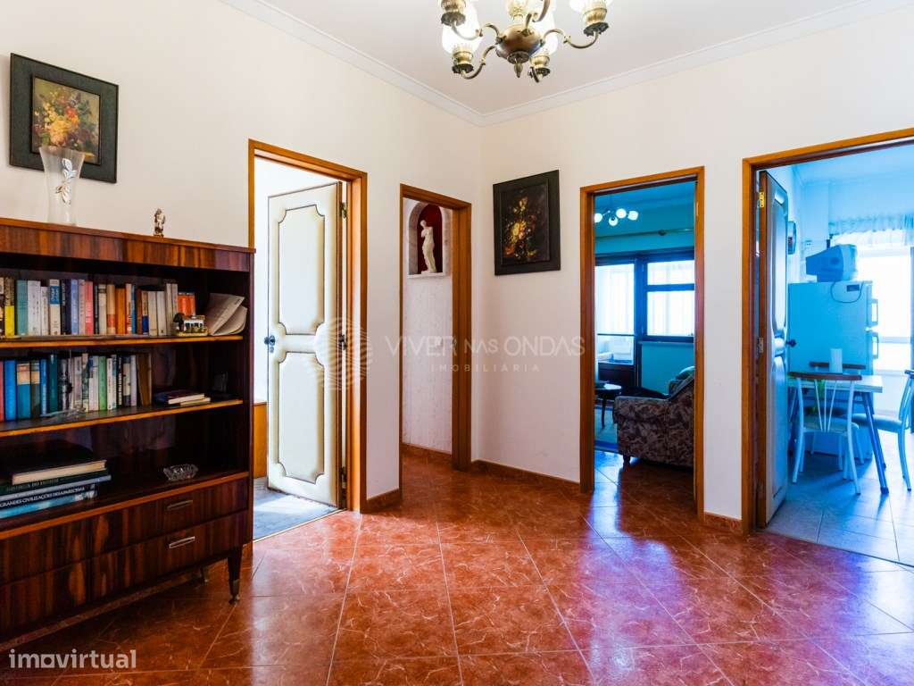 Apartamento T3 - áreas generosas e excelente localização - 500m praia - Grande imagem: 4/51