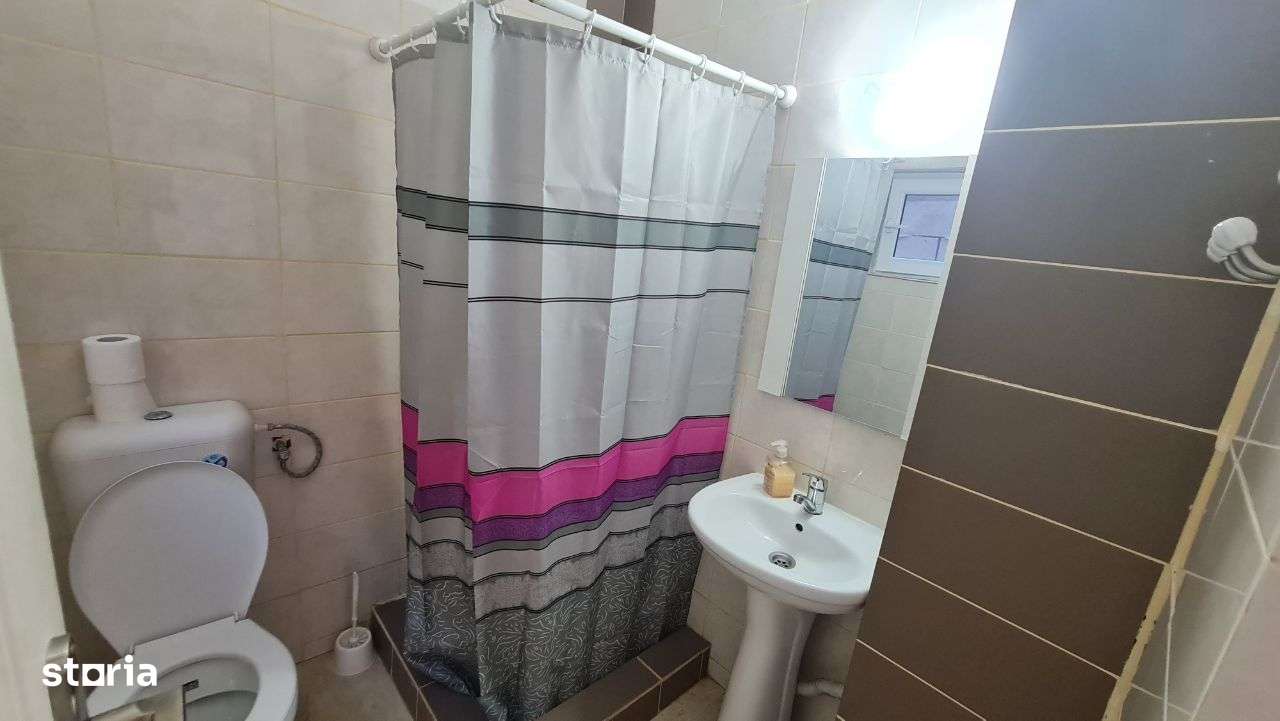 Vila Eforie Nord S+P+1+M 14 camere la 400m de mare - Imagine principală: 4/12