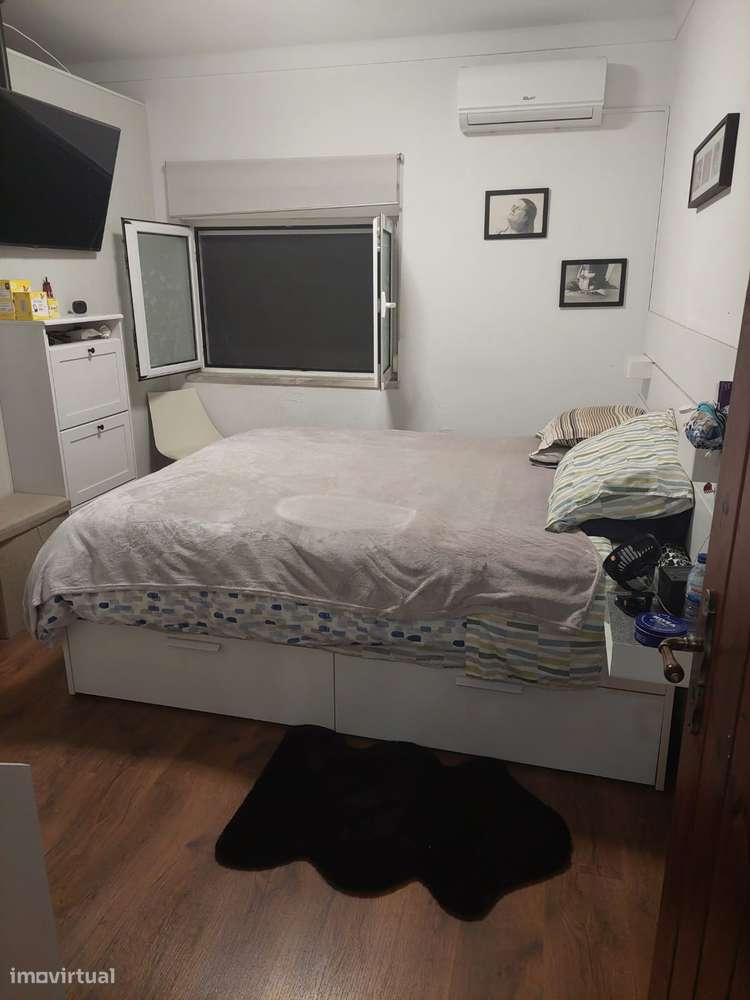 Andar de moradia rés-do-chão com excelente espaço exterior.-6