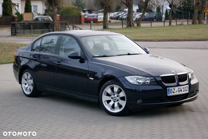 BMW Seria 3 318i - 9