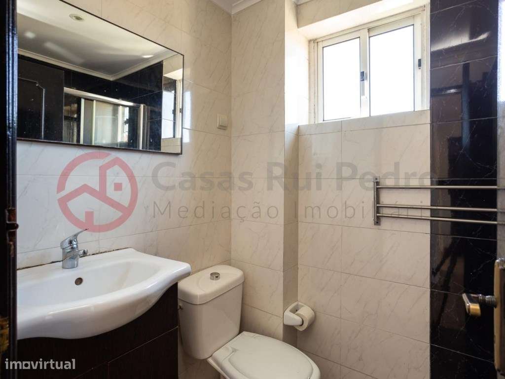Apartamento T2 dúplex com vista rio, no Beato em Lisboa-37