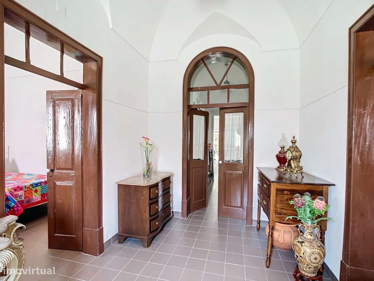 Moradia T5 com garagem, quintal e terraço - Grande imagem: 3/30