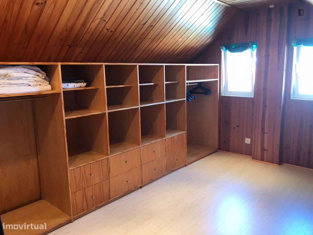 Quarto - localizado em Estoril Lisbon - Grande imagem: 5/10