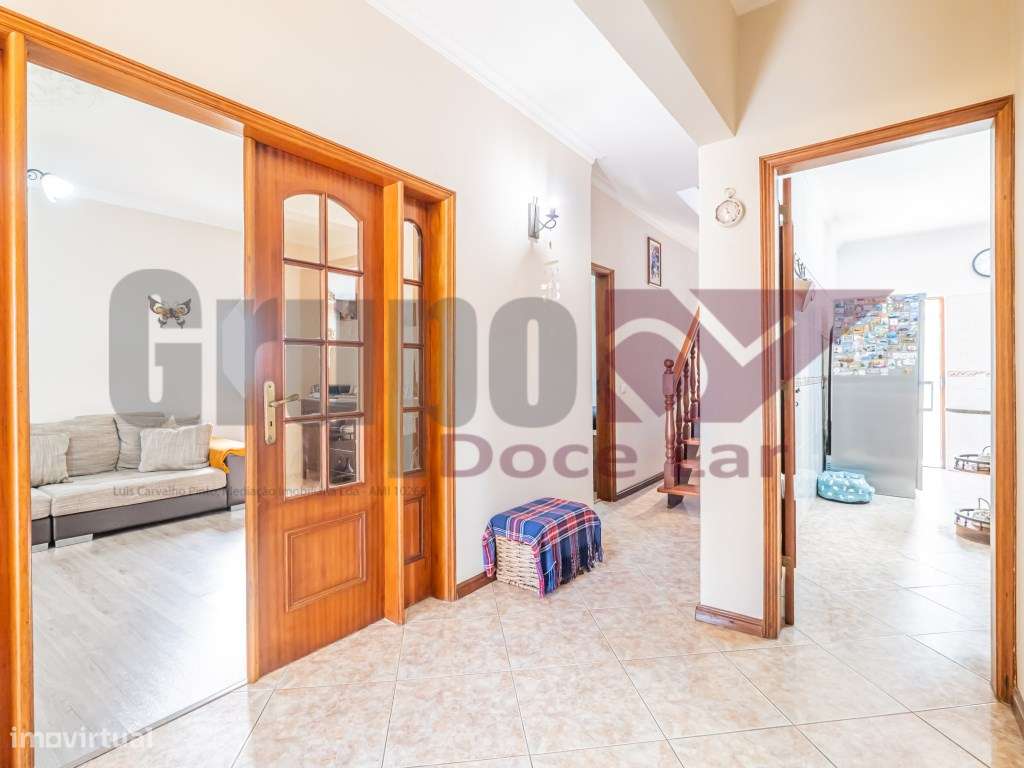 Moradia Isolada T5 com Garagem e anexo em Quinta do Conde-15