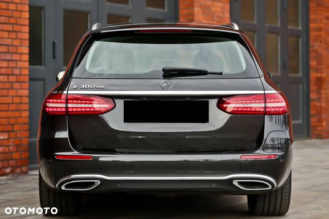 Mercedes-Benz Klasa E 300 de T 9G-TRONIC Exclusive - 12