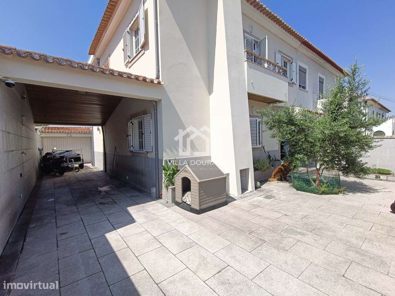 Moradia T3 ao centro de Pereiró com piscina. Aproveite!-25