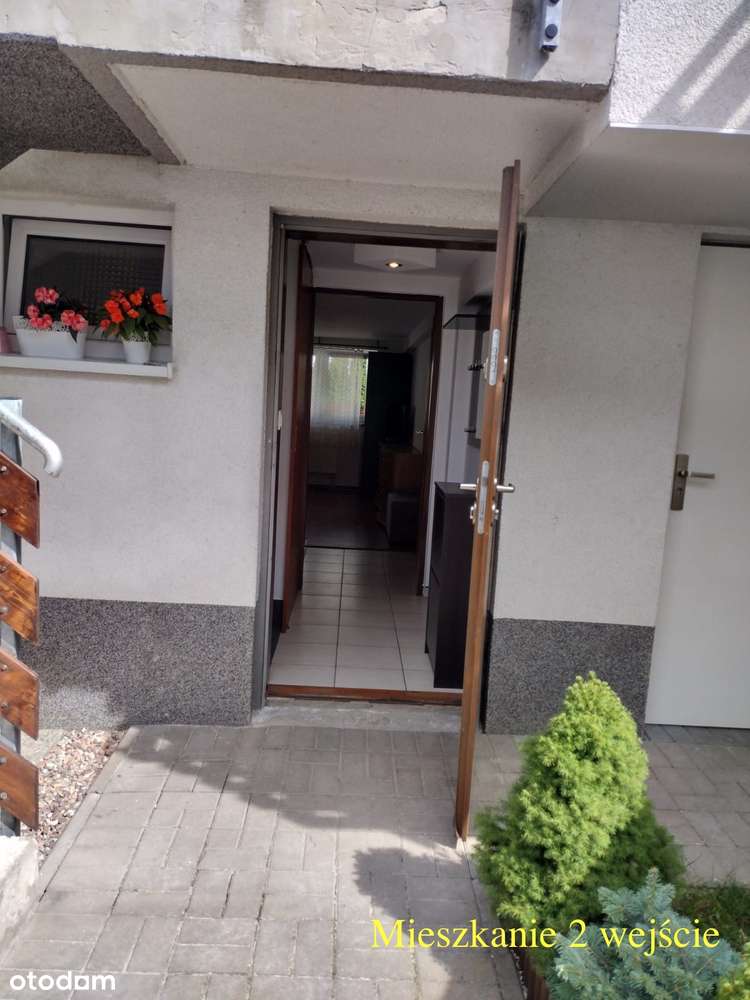 Dwa niezależne mieszkania | Muchobór Wielki, ul. Podolska-12