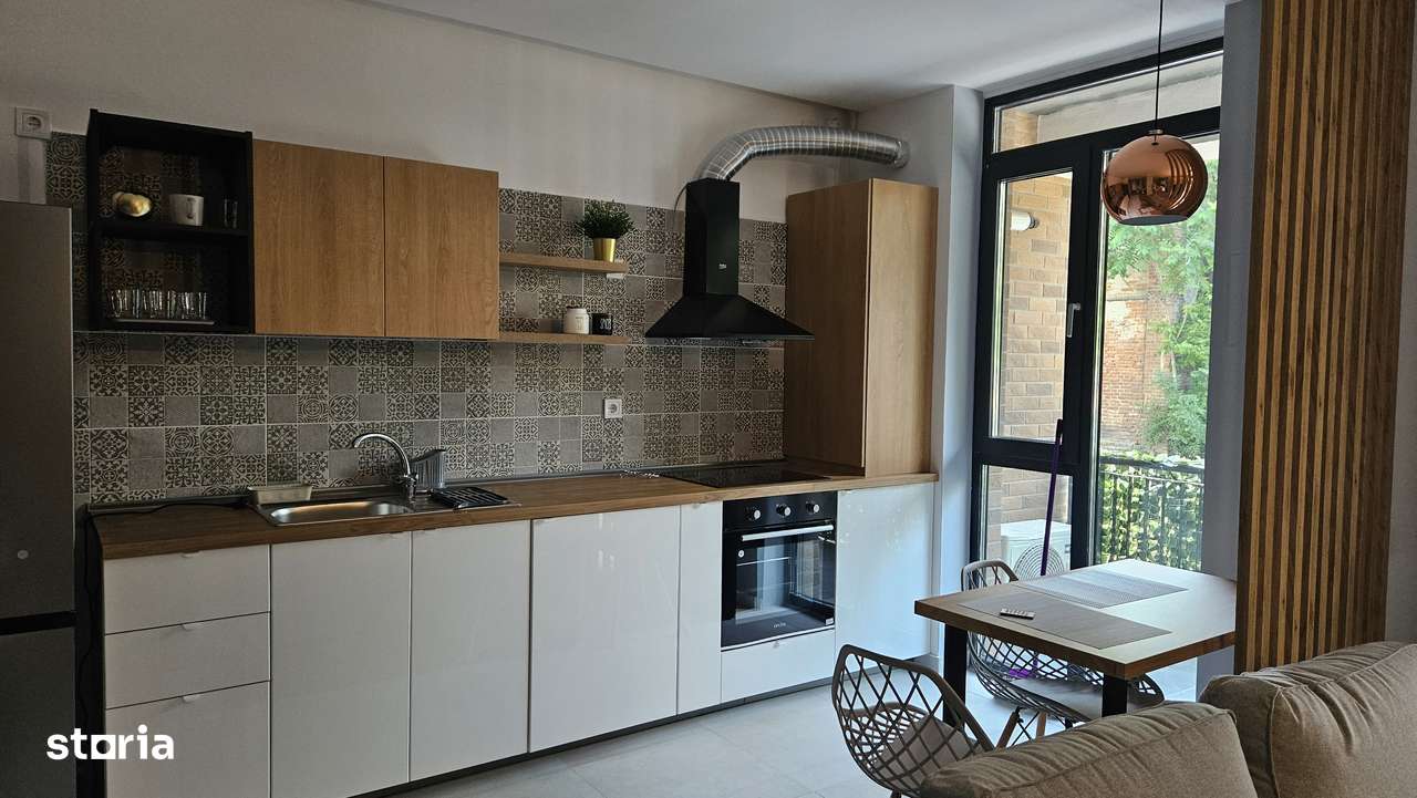 Studio premium, nou, Timpuri noi - Imagine principală: 5/12