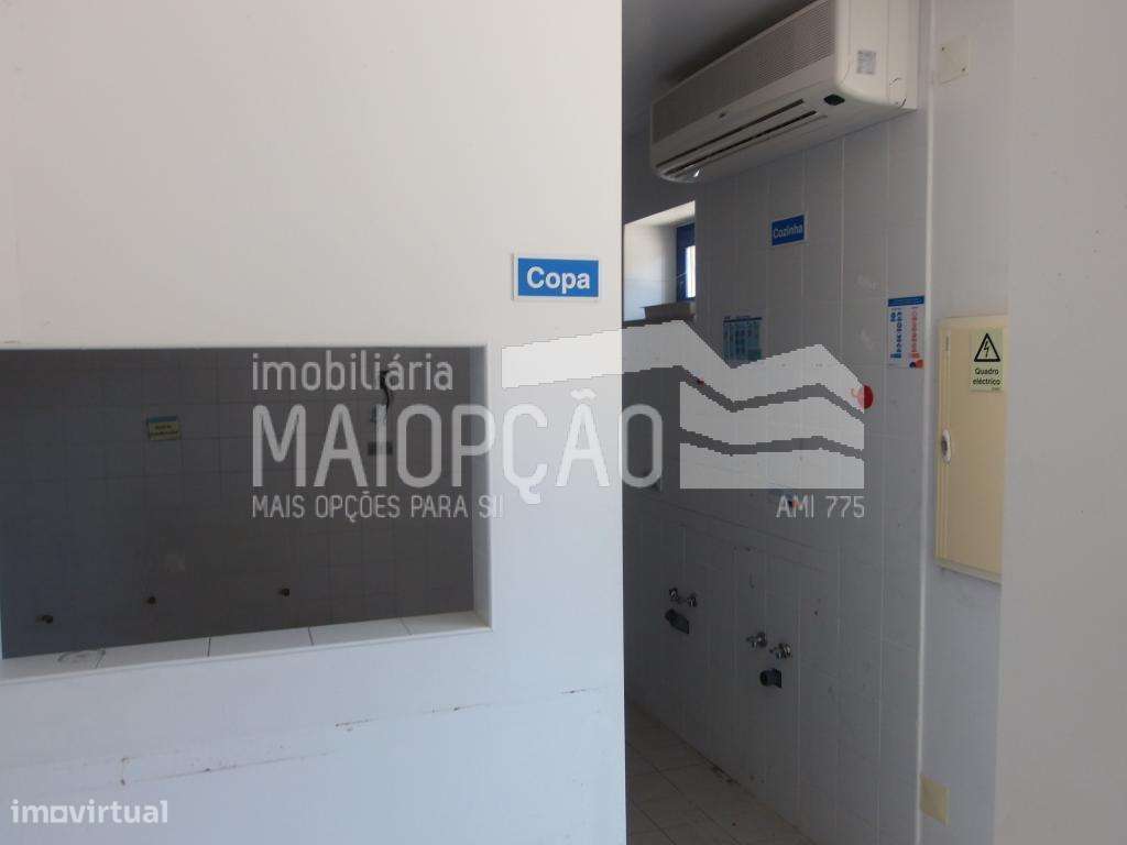 Venda de Edifício com uma área total de 317 m2, em Mós - Grande imagem: 5/17