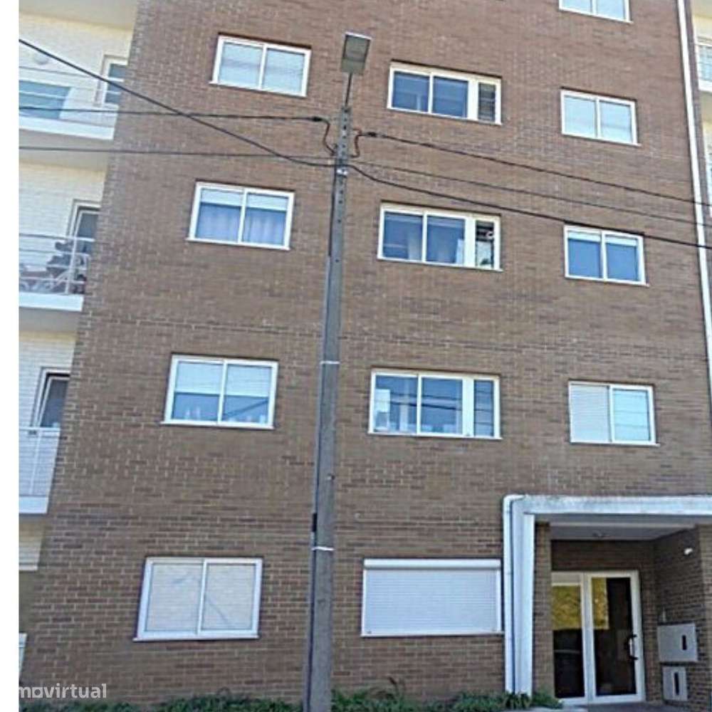 Apartamento T2 inserido no RC de edifício com elevador, varanda e g... - Grande imagem: 3/18