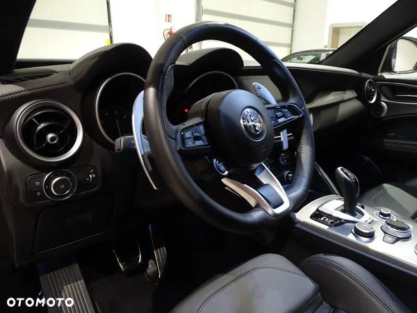 Alfa Romeo Stelvio 2.0 Turbo Veloce Q4 - 10