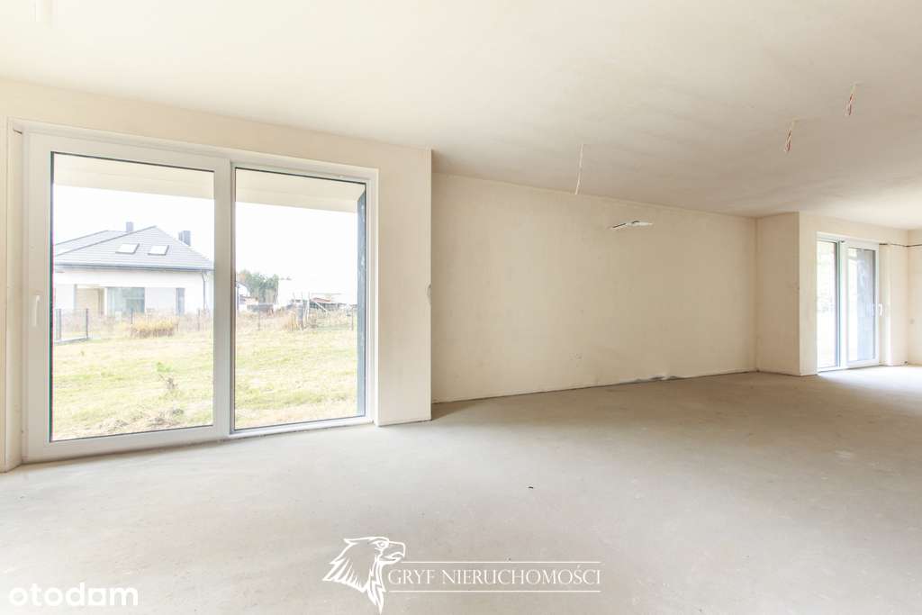 -Przestronny dom z dwoma garażami w otoczeniu lasu-11