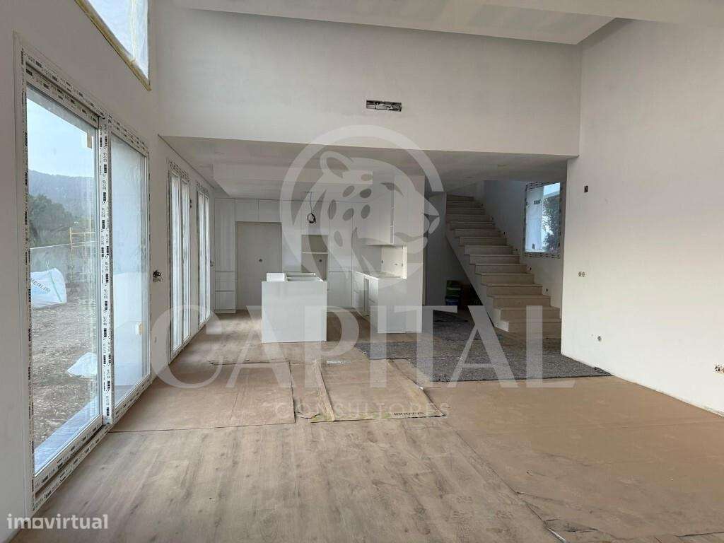 Moradia V3 Isolada com Piscina – Nova – Abrunheira-12