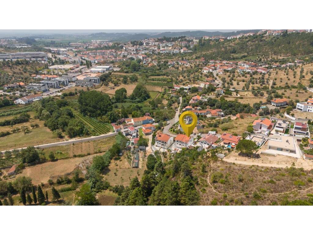 Moradia T3 + 1 em Eiras-35