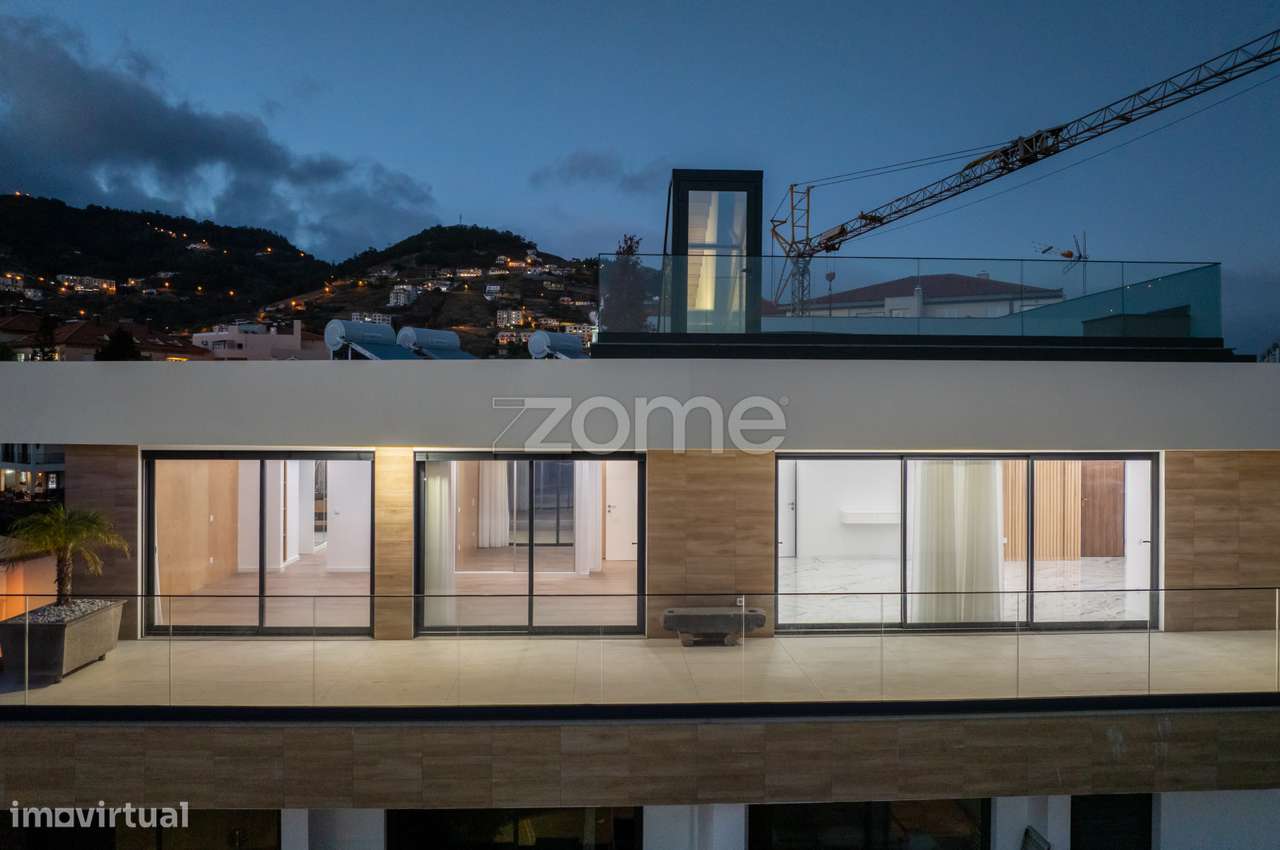 Apartamento T3 Penthouse com Vista Mar e Cidade no Caniço-59