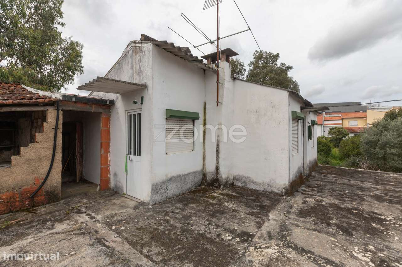 Moradia T4 | Moradia T2 | Recuperar | S. Martinho do Bispo-17