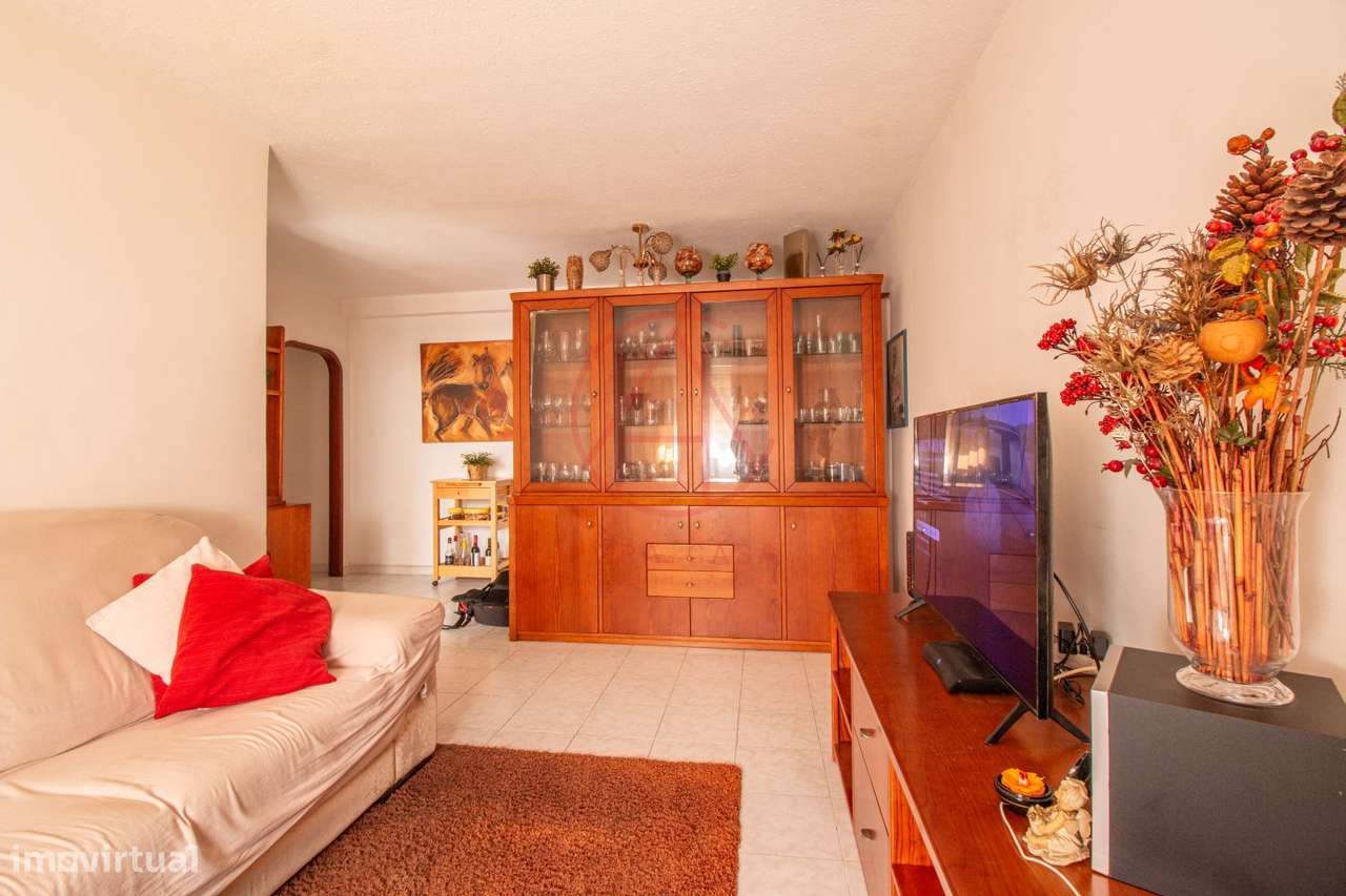 APARTAMENTO T3 1º andar c/ elevador - Sto Antonio da Charneca-10