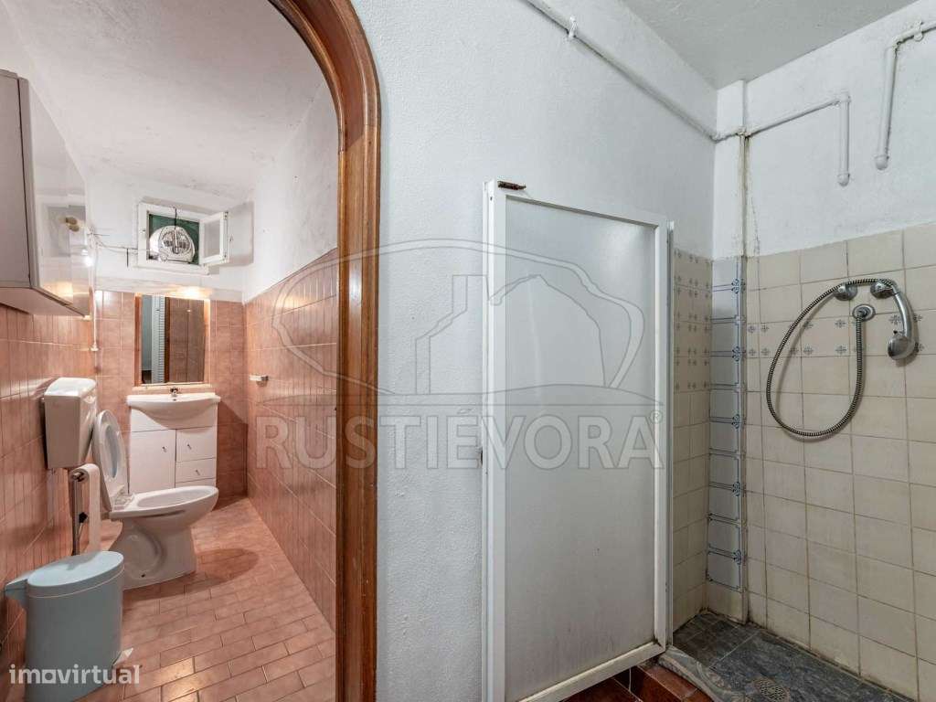 Moradia Unifamiliar T4 no Centro Histórico da Cidade - Potencial de...-34