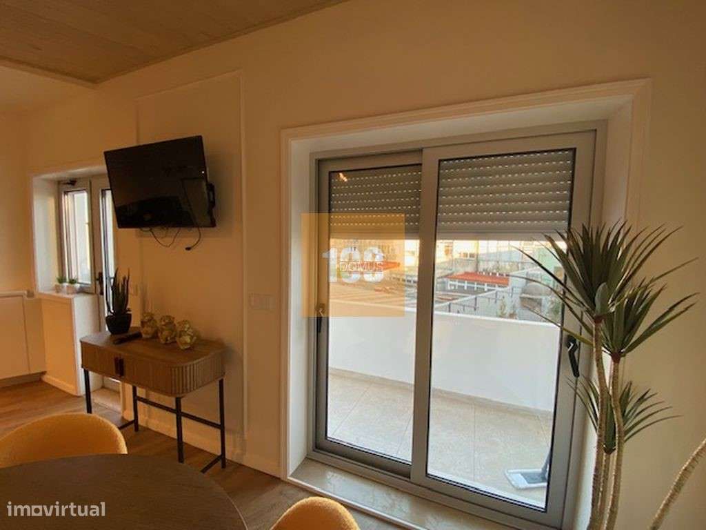 T2 renovado, com varanda, no Bonfim - Grande imagem: 2/26