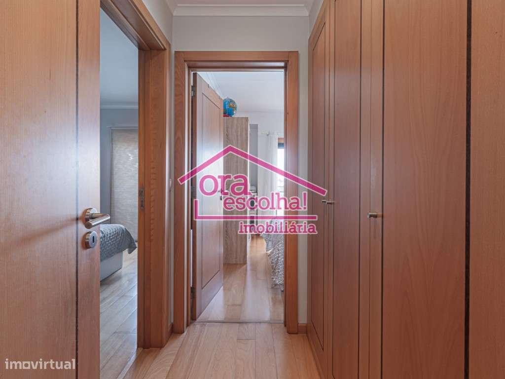 Apartamento T2 recente com 100 m2, Suíte e Parqueamento em Paio Pires!-12