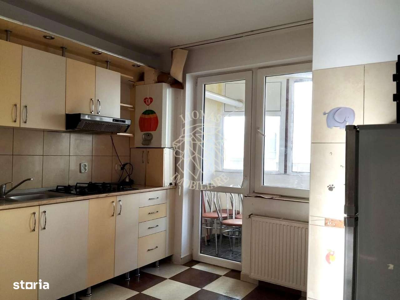 Apartament 90 mp+2 balcoane-etaj 1-curte, parcare-C. Moldovei - Imagine principală: 3/8