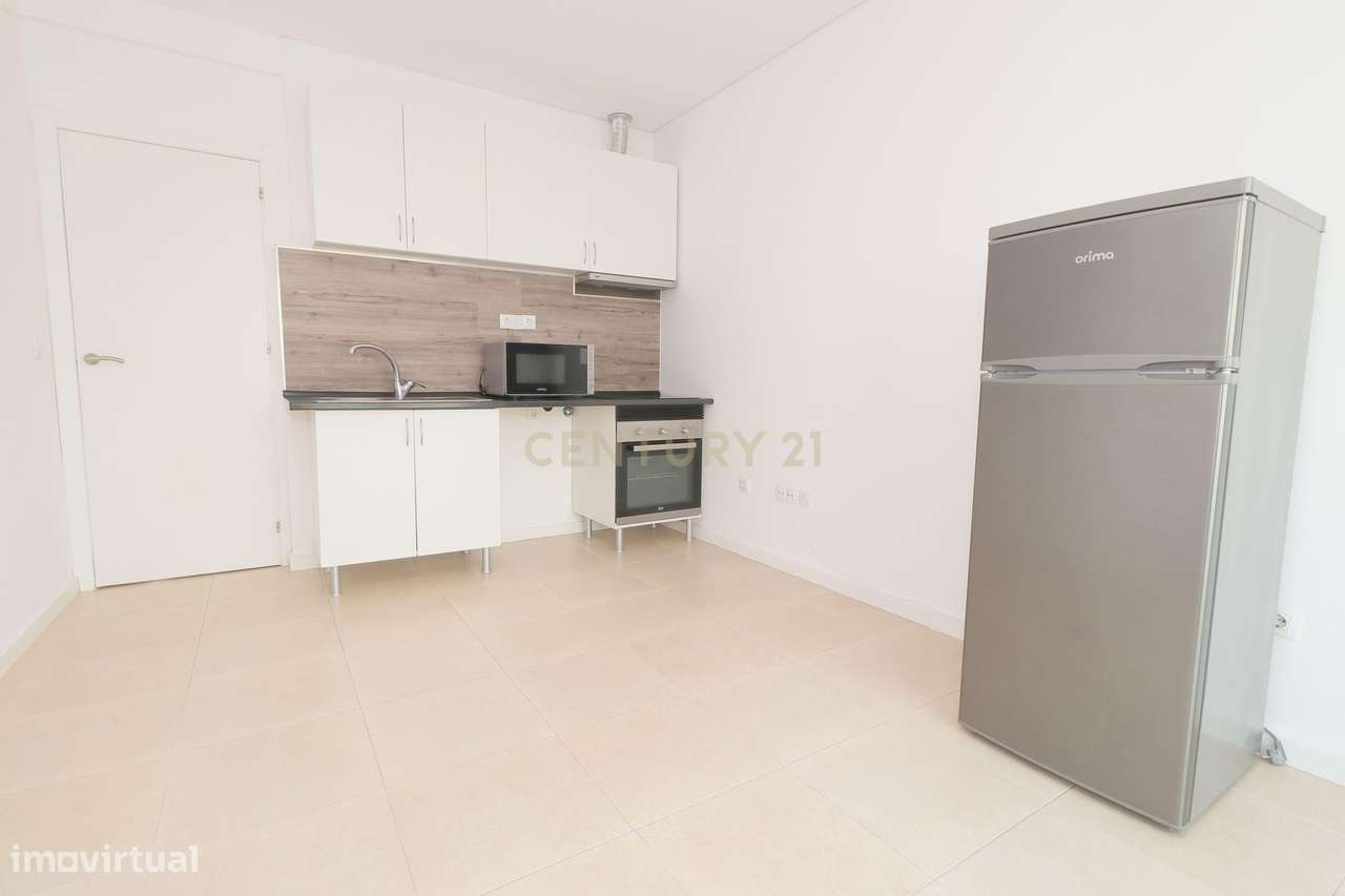 Loja convertida em apartamento em Palhais , Barreiro - Grande imagem: 4/12