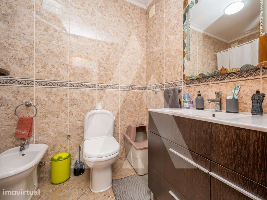 Apartamento T2 no Último Piso com Garagem Fechada - A 5 min de Sant...-16