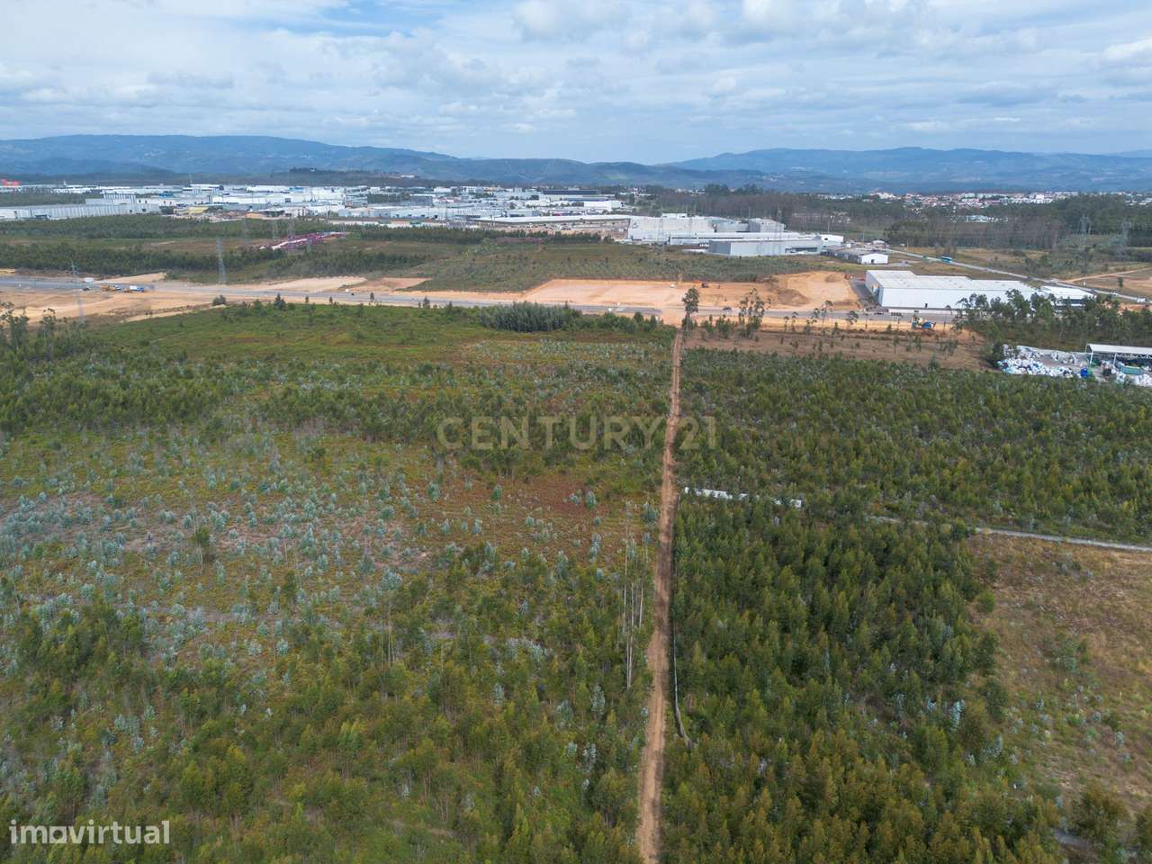 Terreno em Zona Industrial com PDM Aprovado pela Câmara- Albergaria a-7