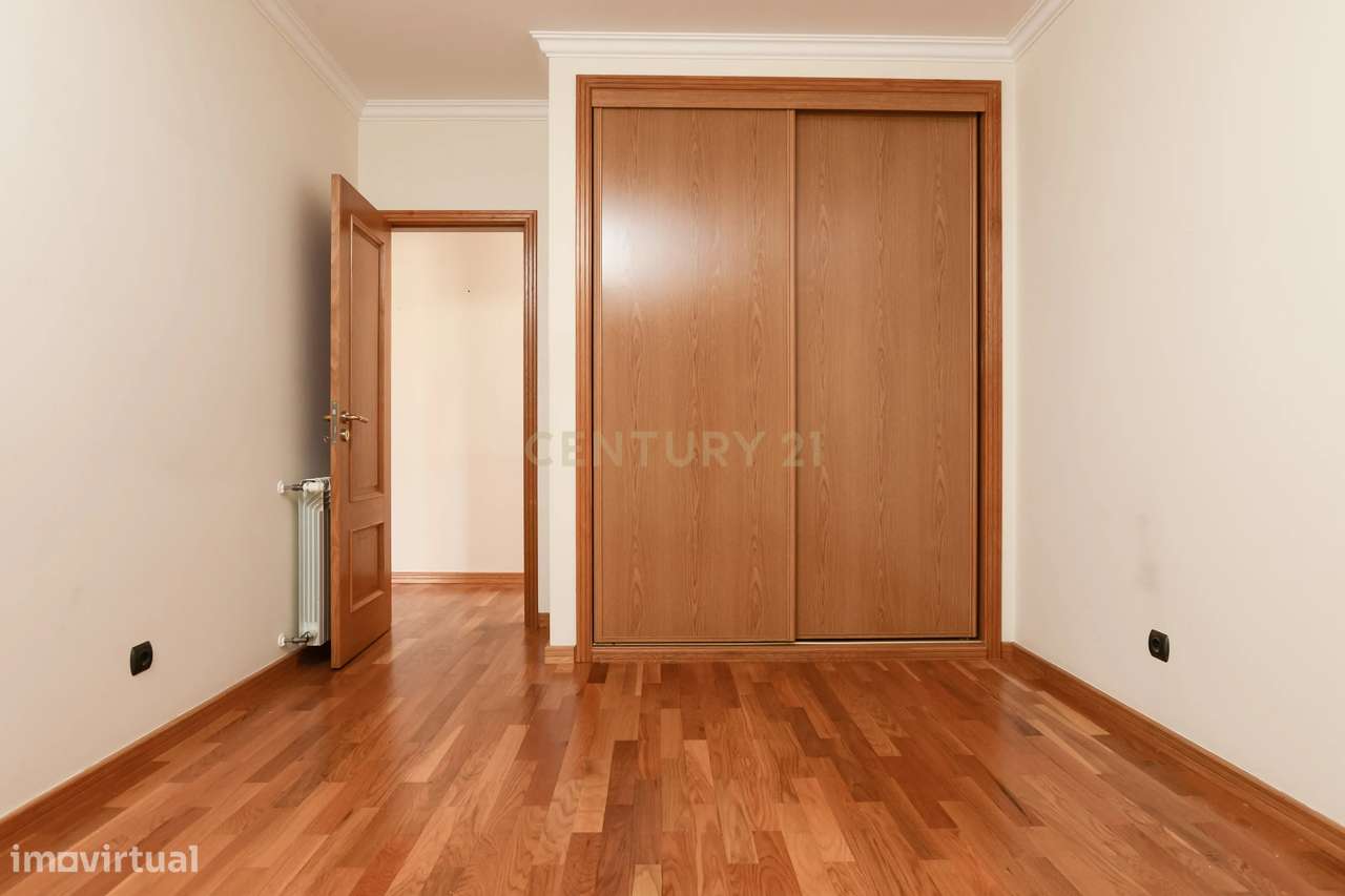 Apartamento T2 com Vista Mar, 2 lugares de garagem na Parede, Cascais-10