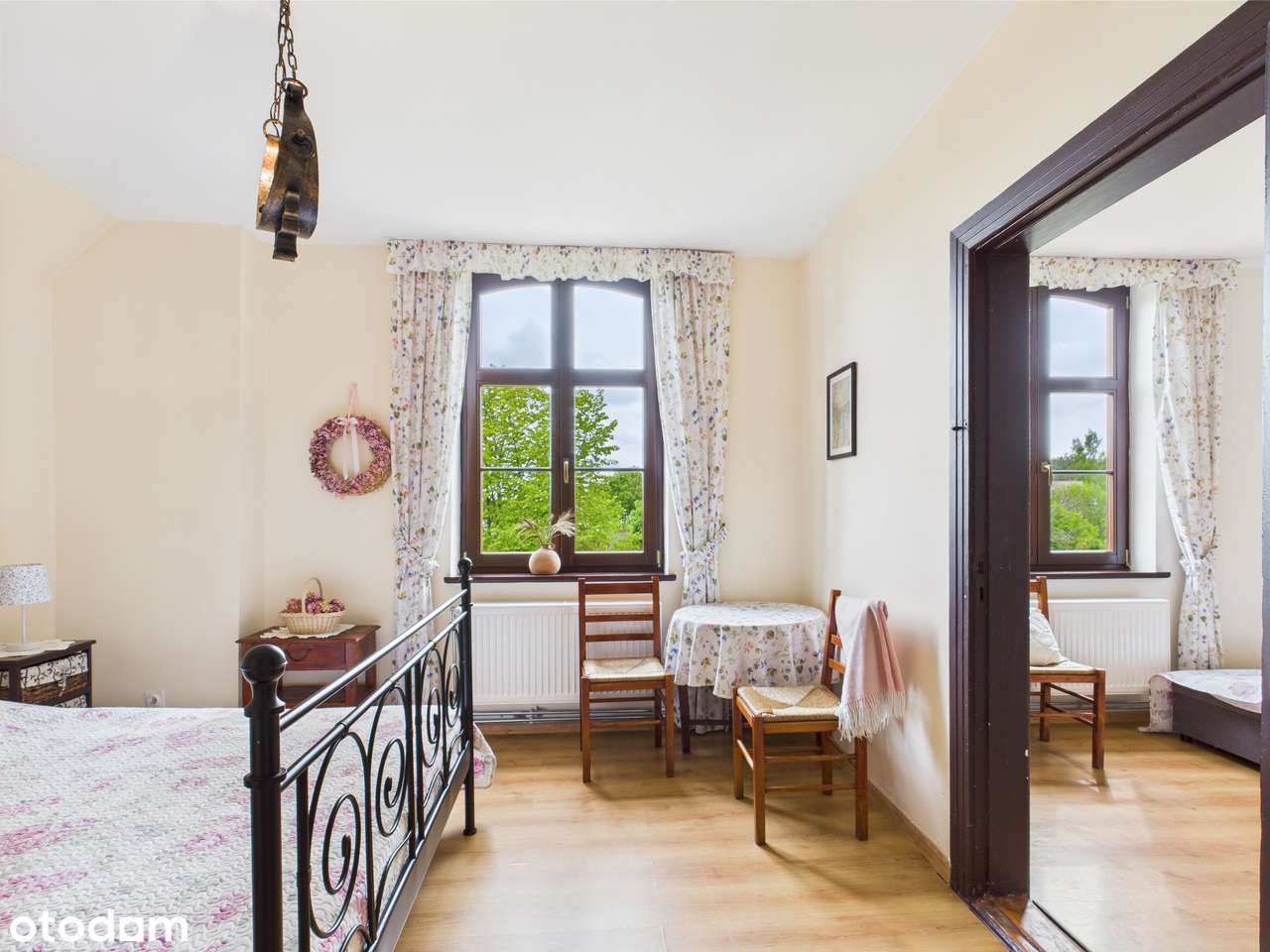 Dworek nad jeziorem na Mazurach - usługi hotelowe/gastronomiczne-14