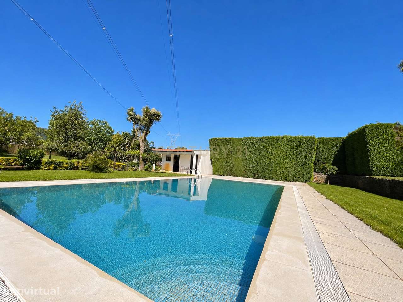 Moradia T3 com excelente privacidade, piscina e grande espaço exterior-28