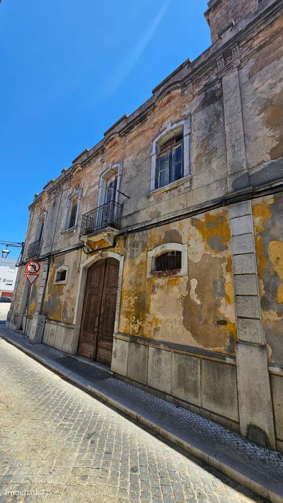 Prédio para Reabilitação no Centro Histórico de Palmela-4