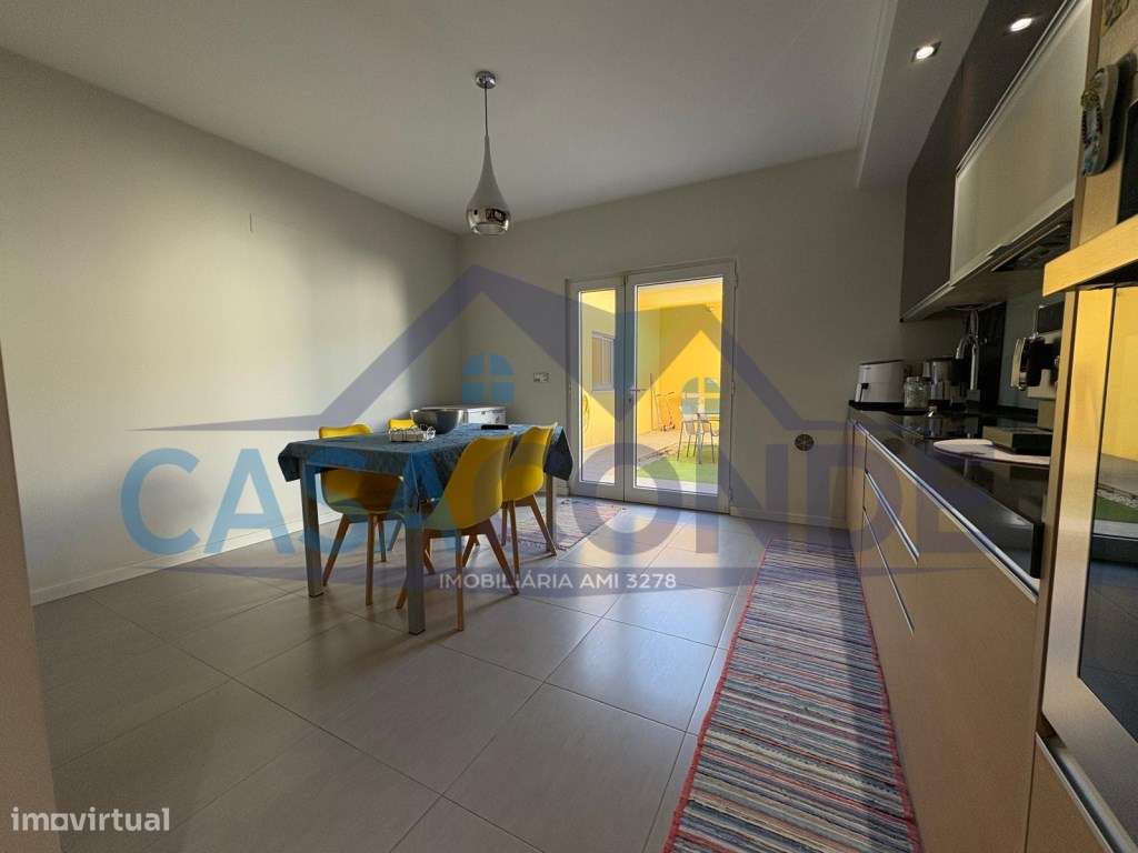 Moradia T3 Geminada com Excelentes Áreas - Quinta do Conde-6