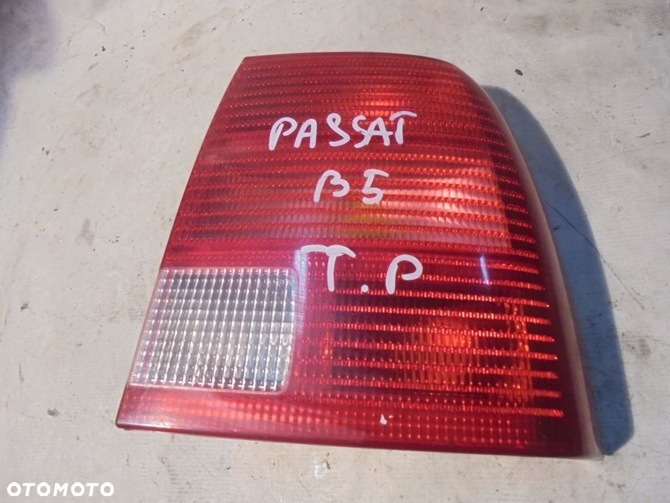 VW PASSAT B5 LAMPA TYŁ PRAWA SEDAN - 1