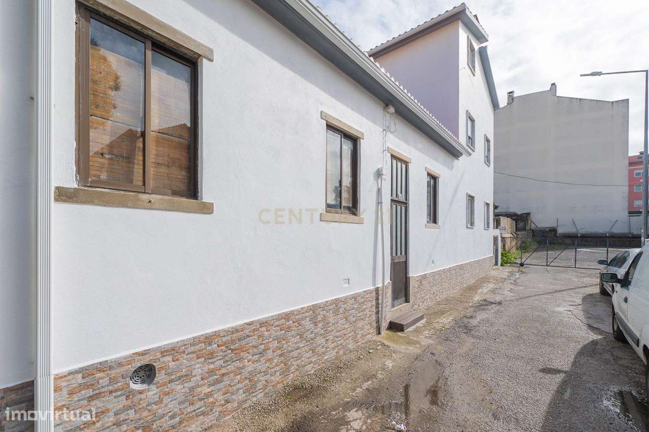 Propriedade com duas moradias geminadas-42