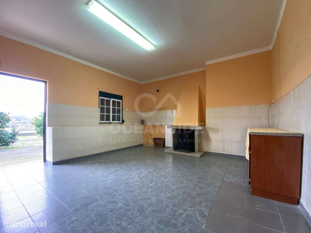 Moradia Independente Em Escalos De Baixo-49