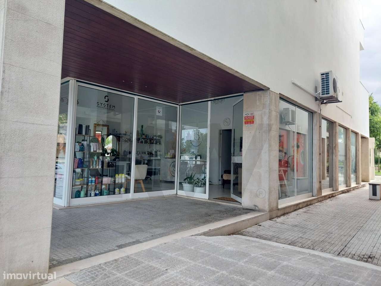 Loja em Almeirim, em zona privilegiada da cidade - Grande imagem: 4/5