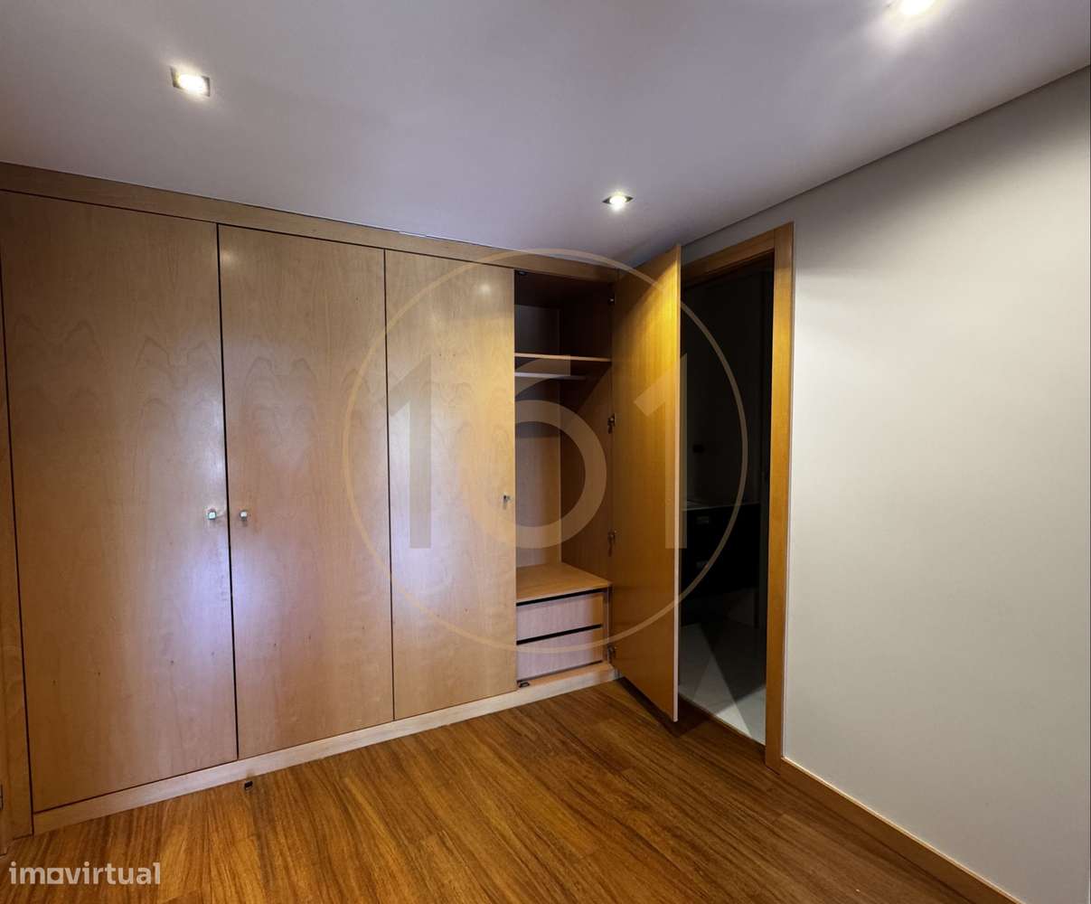 Apartamento T3+1 duplex com 2 terraços e varandas-14