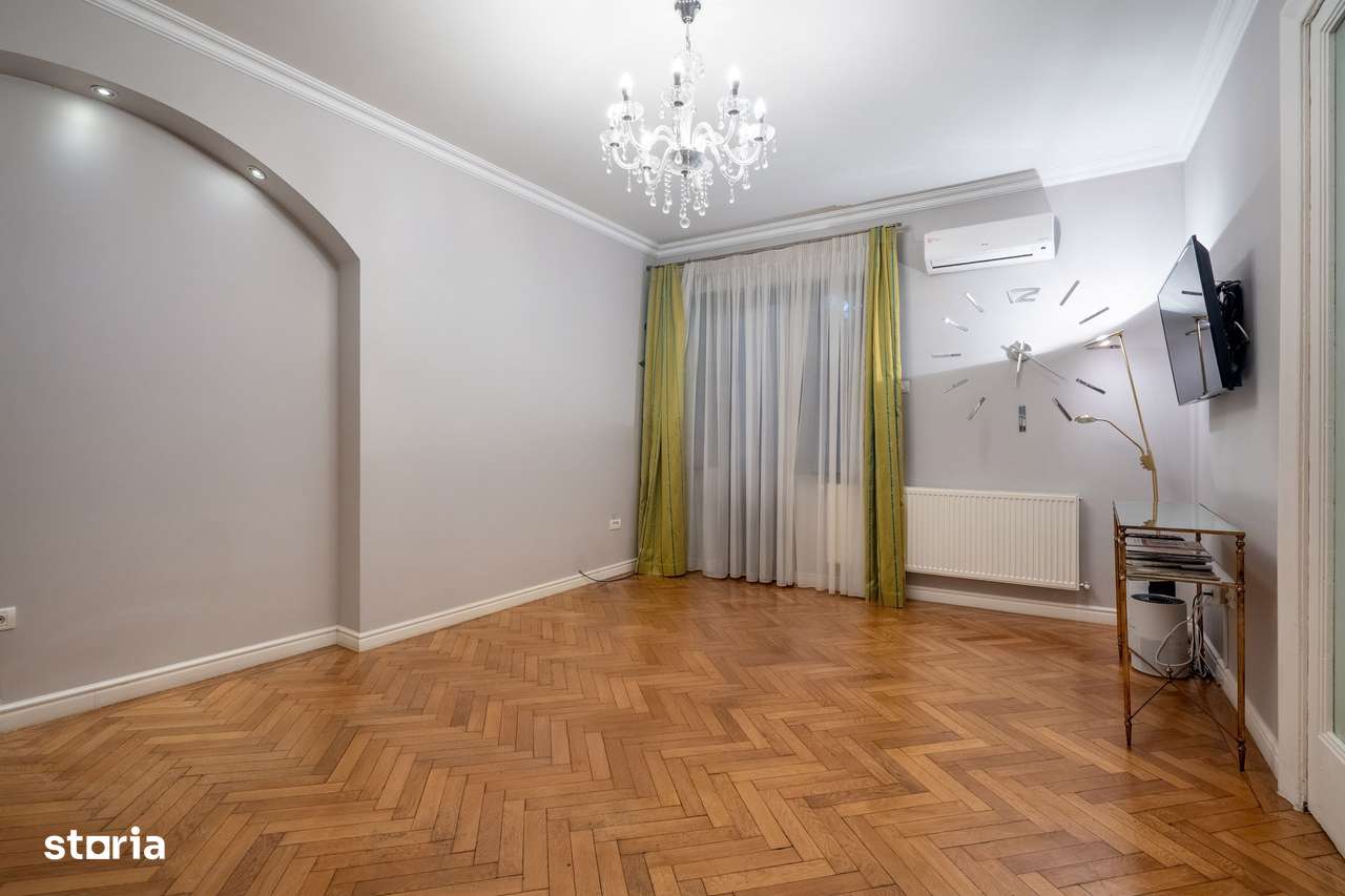 Apartament elegant cu 3 camere in vila  si acces la gradina, in Doroba-13